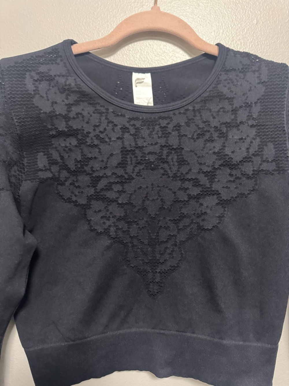Fabletics Black Lace-Detail Long Sleeve Seamless Mesh Crop Top - Picture 6 of 8